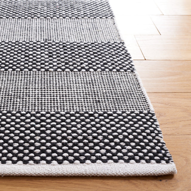 Safavieh Striped Kilim Stk802Z Ivory/Black Rug.