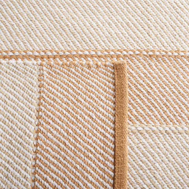 Safavieh Striped Kilim Stk803B Beige/Gold Rug.
