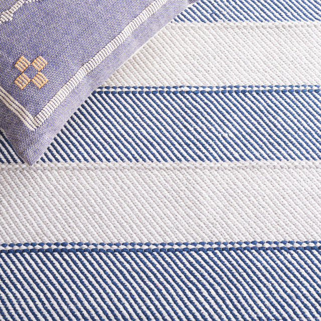 Safavieh Striped Kilim Stk803F Grey/Blue Rug.