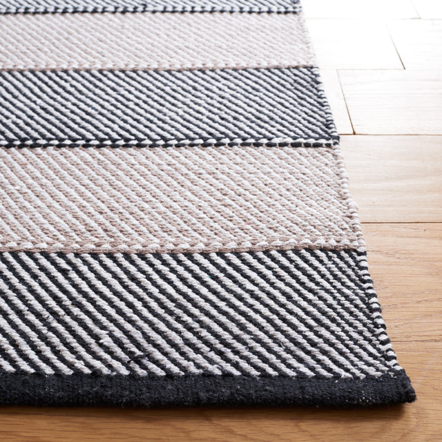 Safavieh Striped Kilim Stk803Z Ivory/Black Rug.