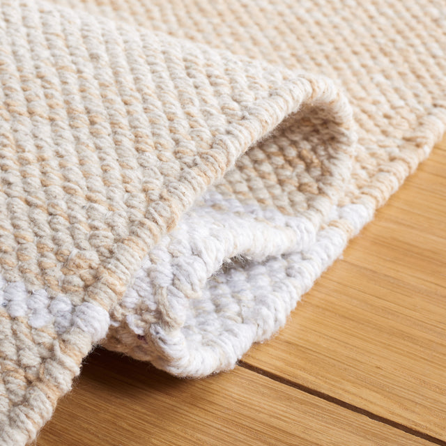 Safavieh Striped Kilim Stk804D Ivory/Gold Rug.