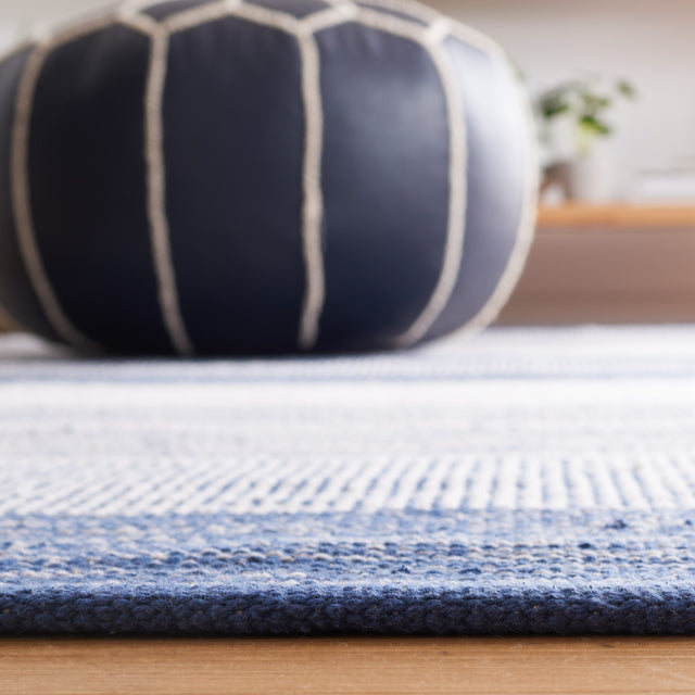 Safavieh Striped Kilim Stk804M Grey/Blue Rug.