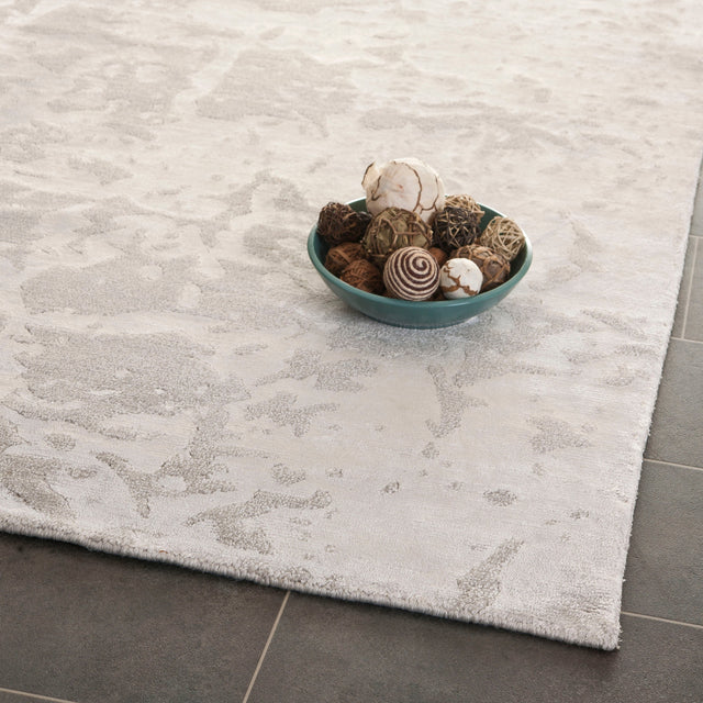 Safavieh Tibetan Tb837A Cream/Stone Rug.