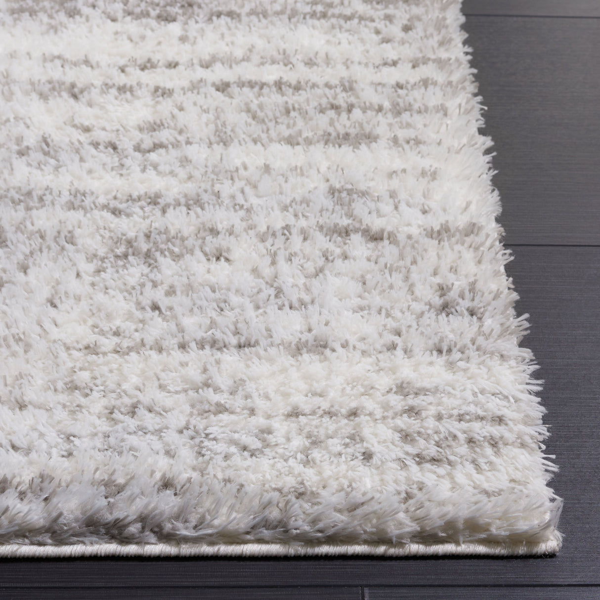 Safavieh Tahoe Shag Tho653A Ivory/Grey Rug.