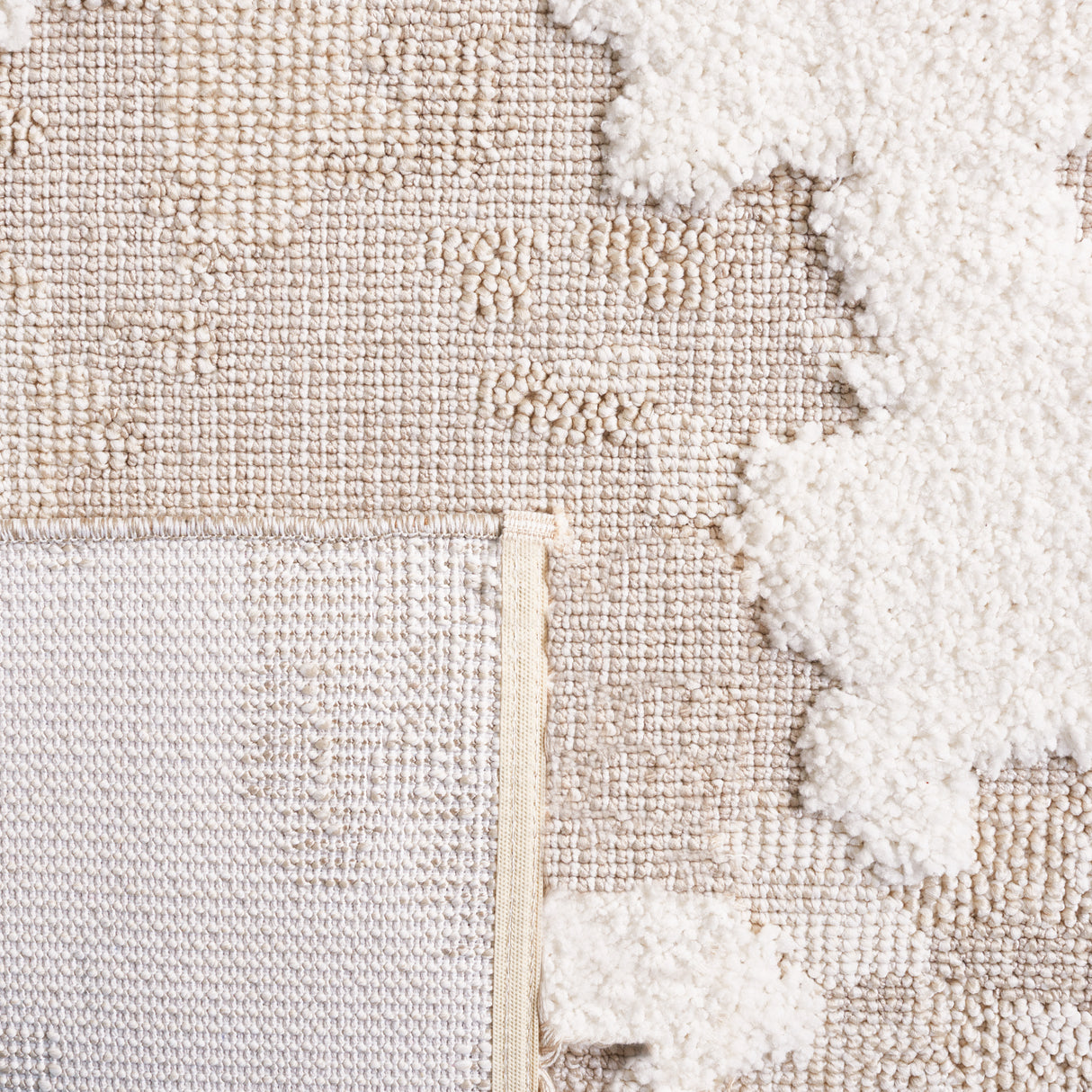 Safavieh Trends Trd100B Beige/Ivory Rug.