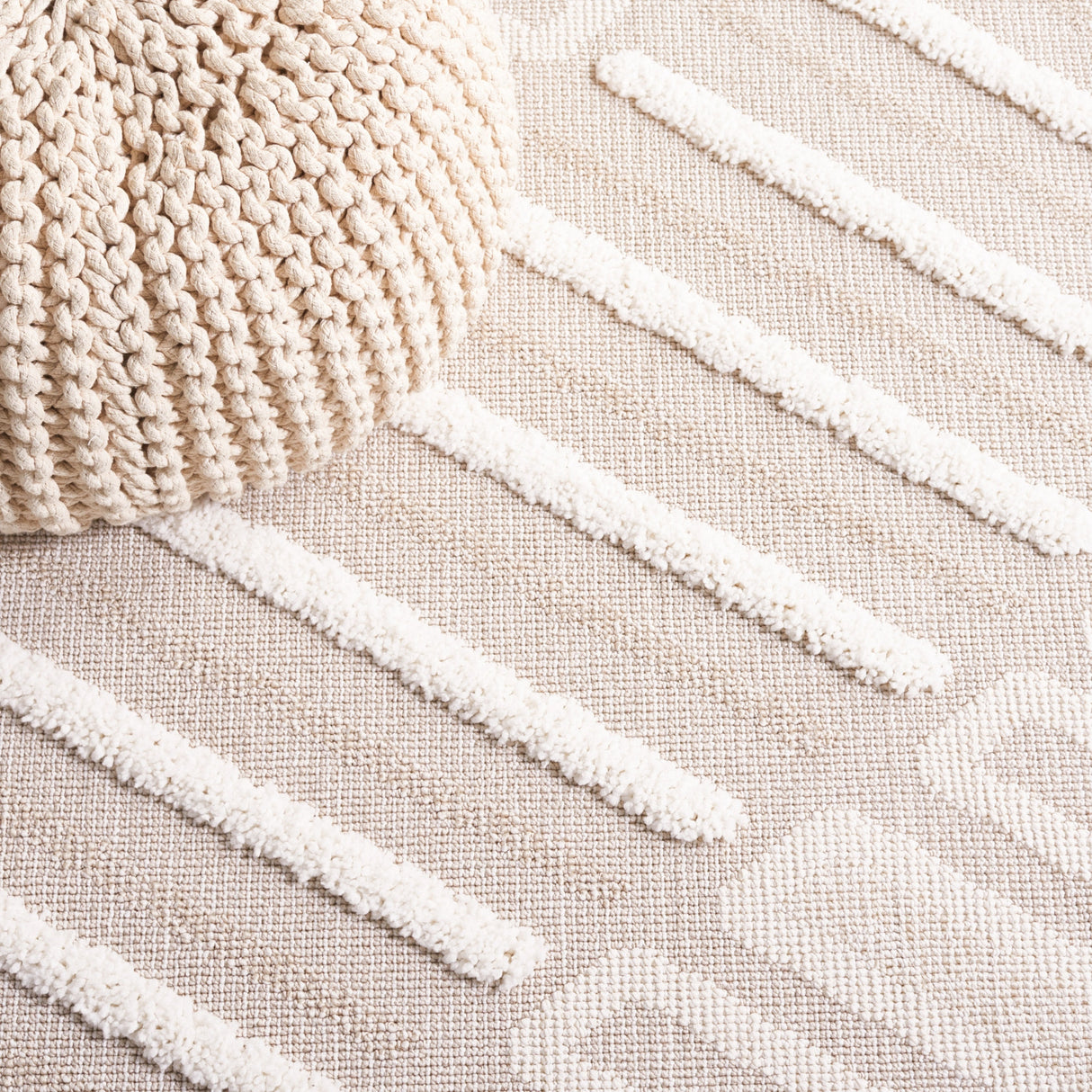 Safavieh Trends Trd104B Beige/Ivory Rug.