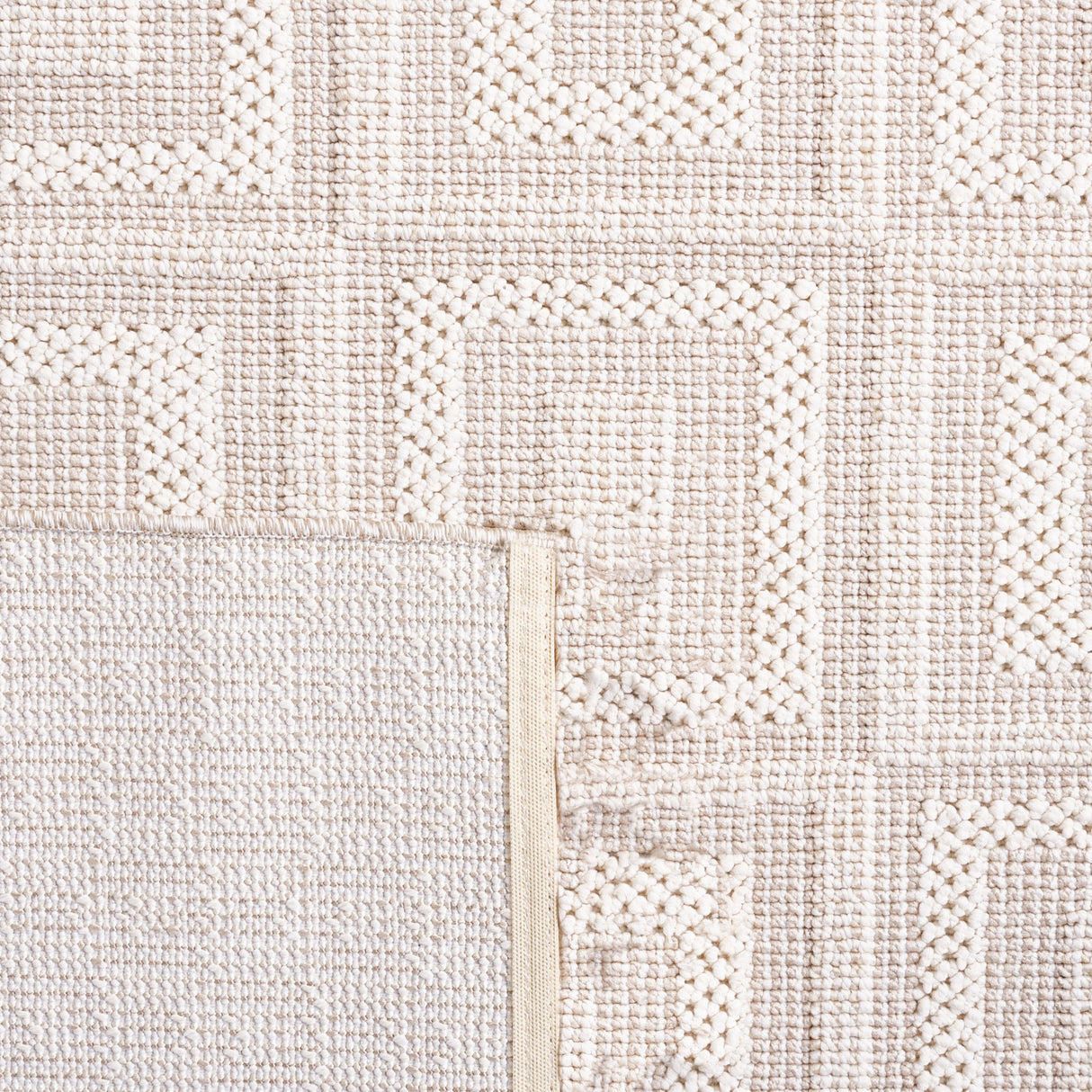 Safavieh Trends Trd106B Beige/Ivory Rug.