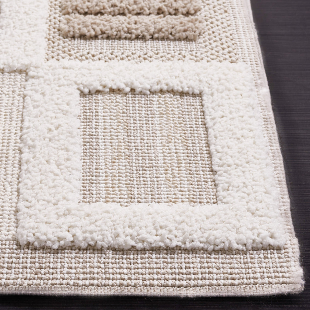 Safavieh Trends Trd108B Beige/Ivory Rug.