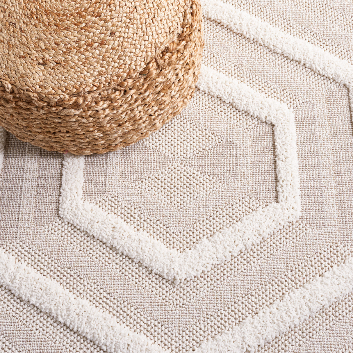 Safavieh Trends Trd114B Beige/Ivory Rug.