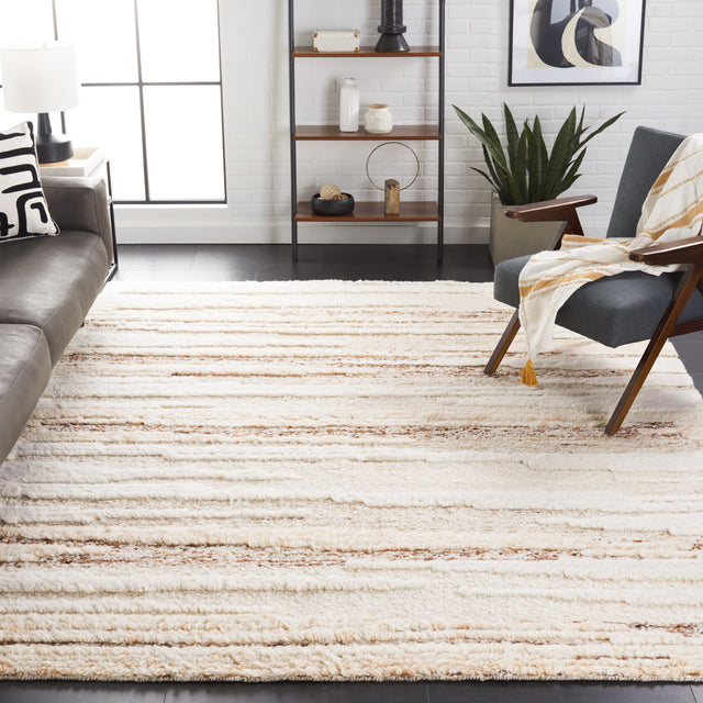 Safavieh Tribeca Tri115B Beige/Brown Rug.