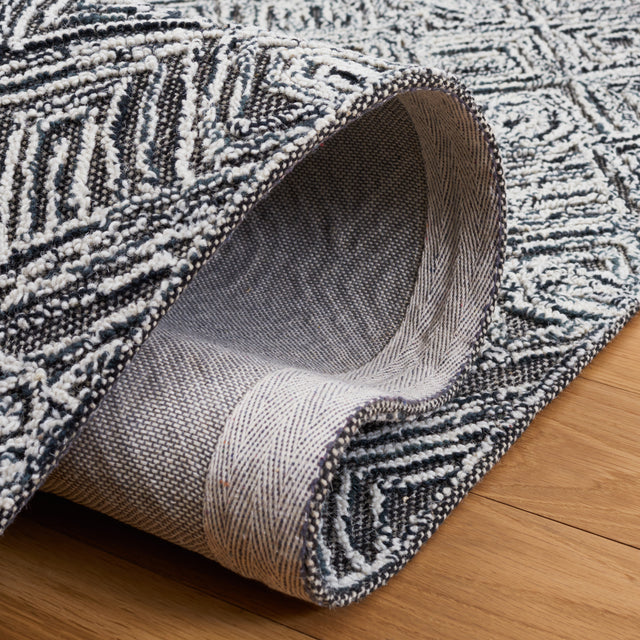 Safavieh Textual Txt201Z Black/Ivory Rug.