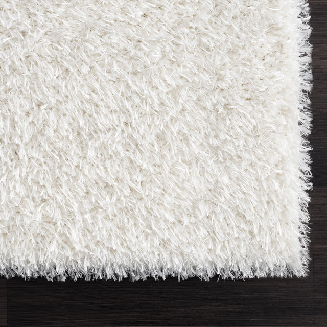 United Weavers Aubrey Rose White Rug - angle view