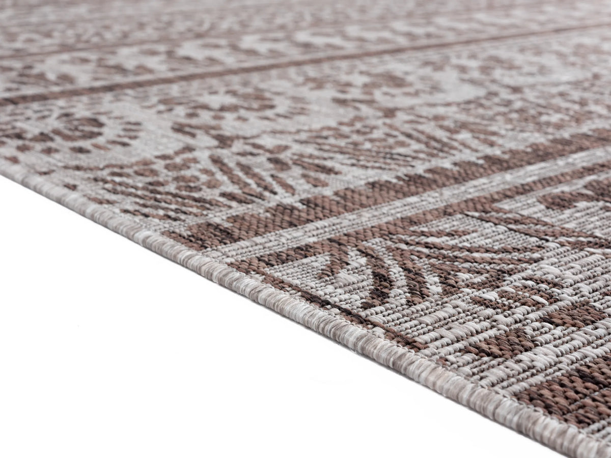 United Weavers Augusta Diani Brown Rug - pile height detail