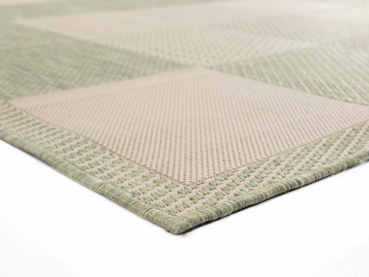 United Weavers Augusta Grand Anse Green Rug - angle view