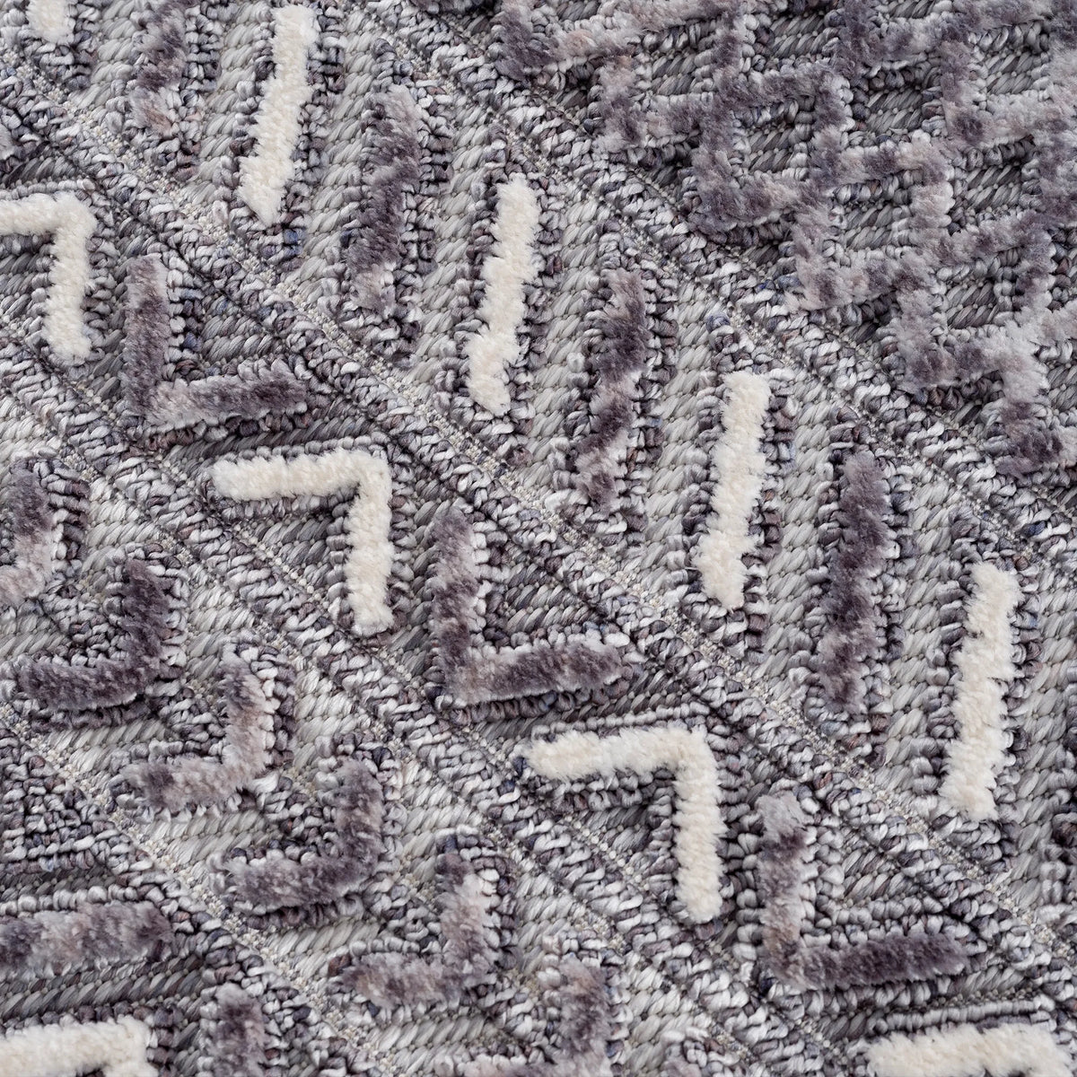 United Weavers Chelsea Clarissa Smoke Rug - close-up detail