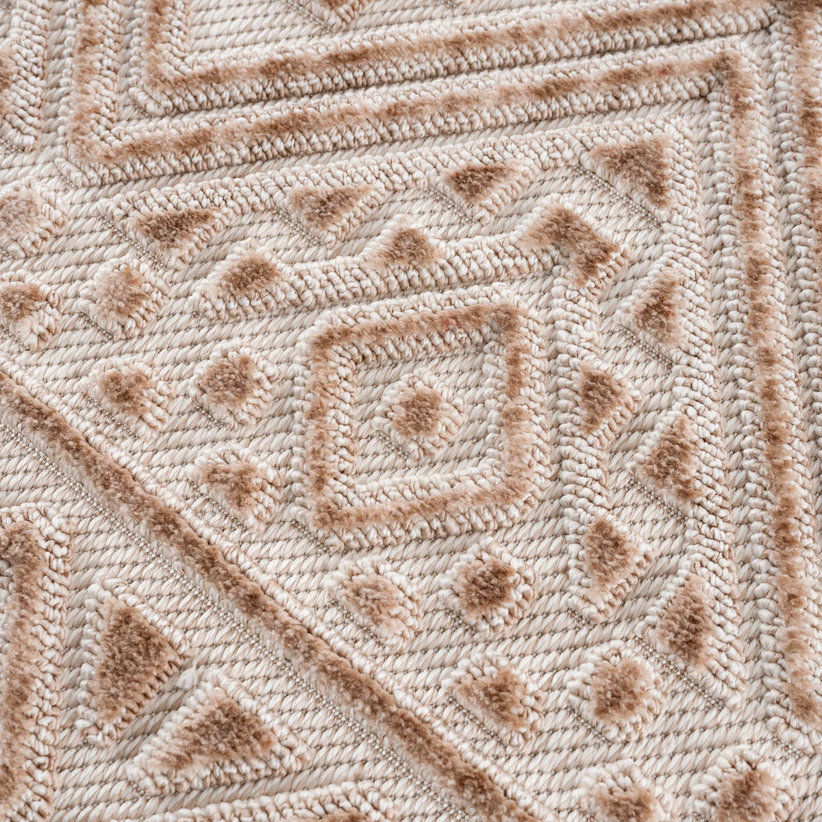 United Weavers Chelsea Kane Brown Rug - close-up detail