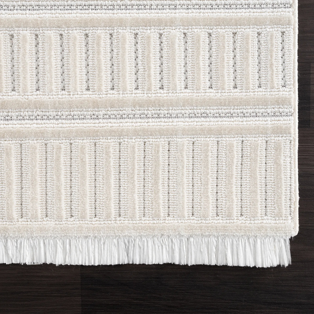 United Weavers Chelsea Yeager White Rug - angle view