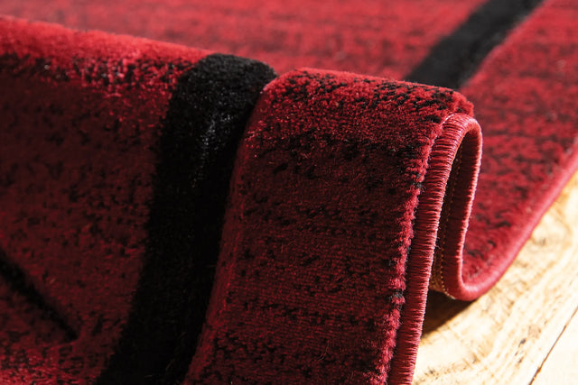 United Weavers Cottage Treetops Burgundy Rug - side close-up detail