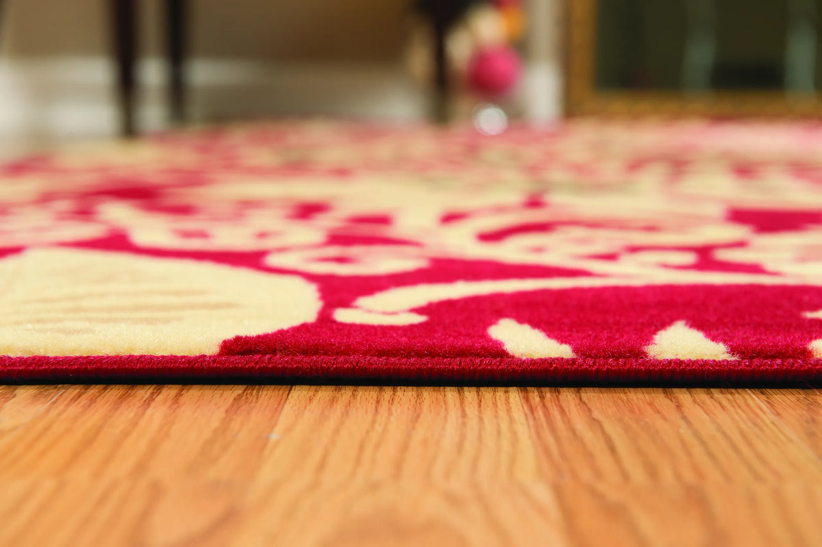 United Weavers Dallas Bandanna Red Rug - pile height detail