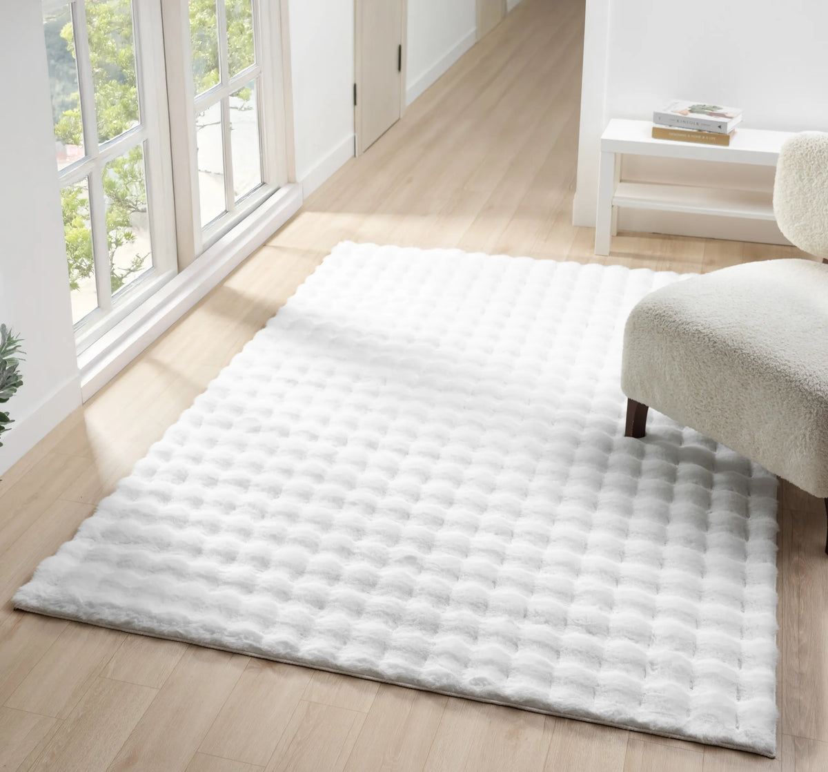 United Weavers Lavish Bubble Lush White Rug - room scene