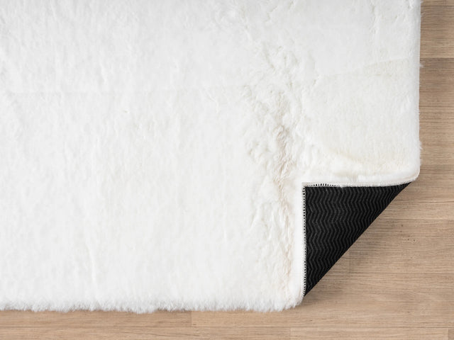United Weavers Lavish Solid United Weavers Lavish Solid Plush White Rug - backing detail