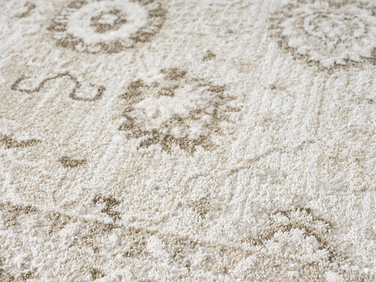 United Weavers Lexington Rosebud Brown Rug - close-up detail
