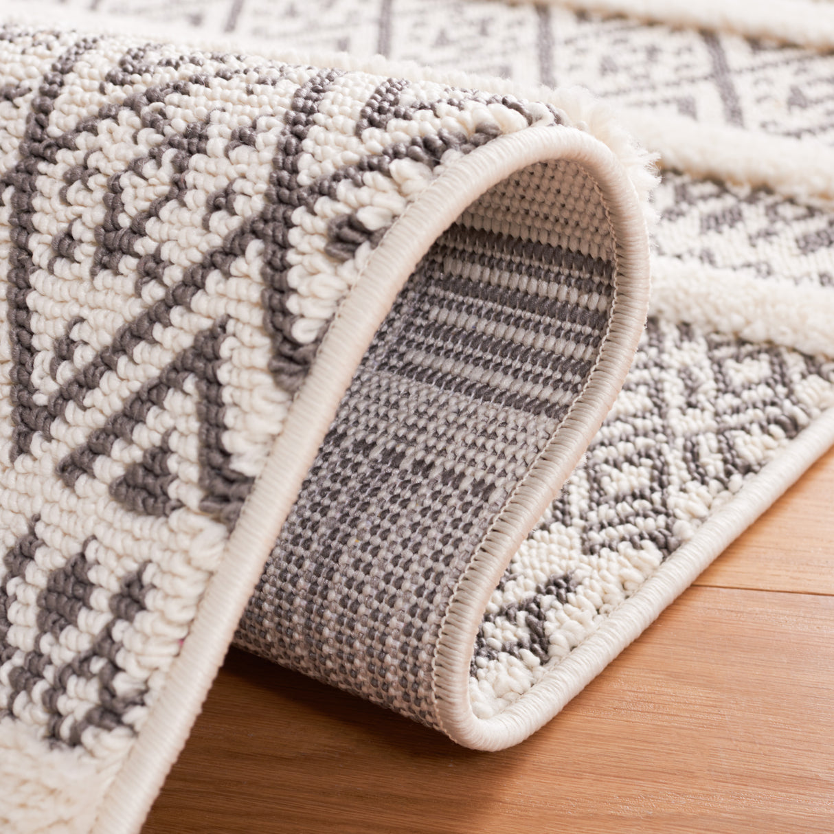 Safavieh Urban Urb204F Grey/Ivory Rug.