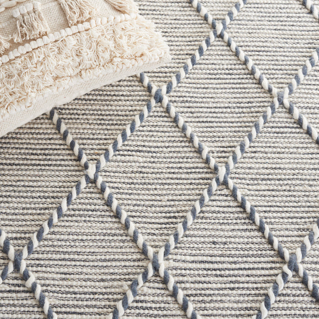 Safavieh Vermont Vrm161G Ivory/Denim Rug.