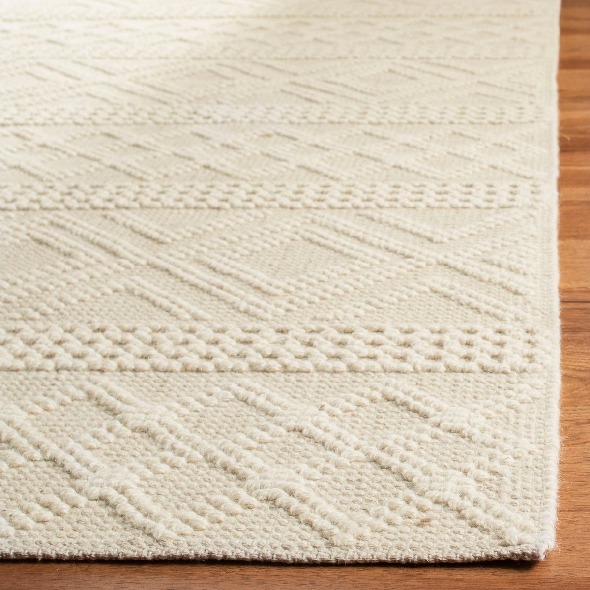 Safavieh Vermont Vrm211A Ivory Rugs