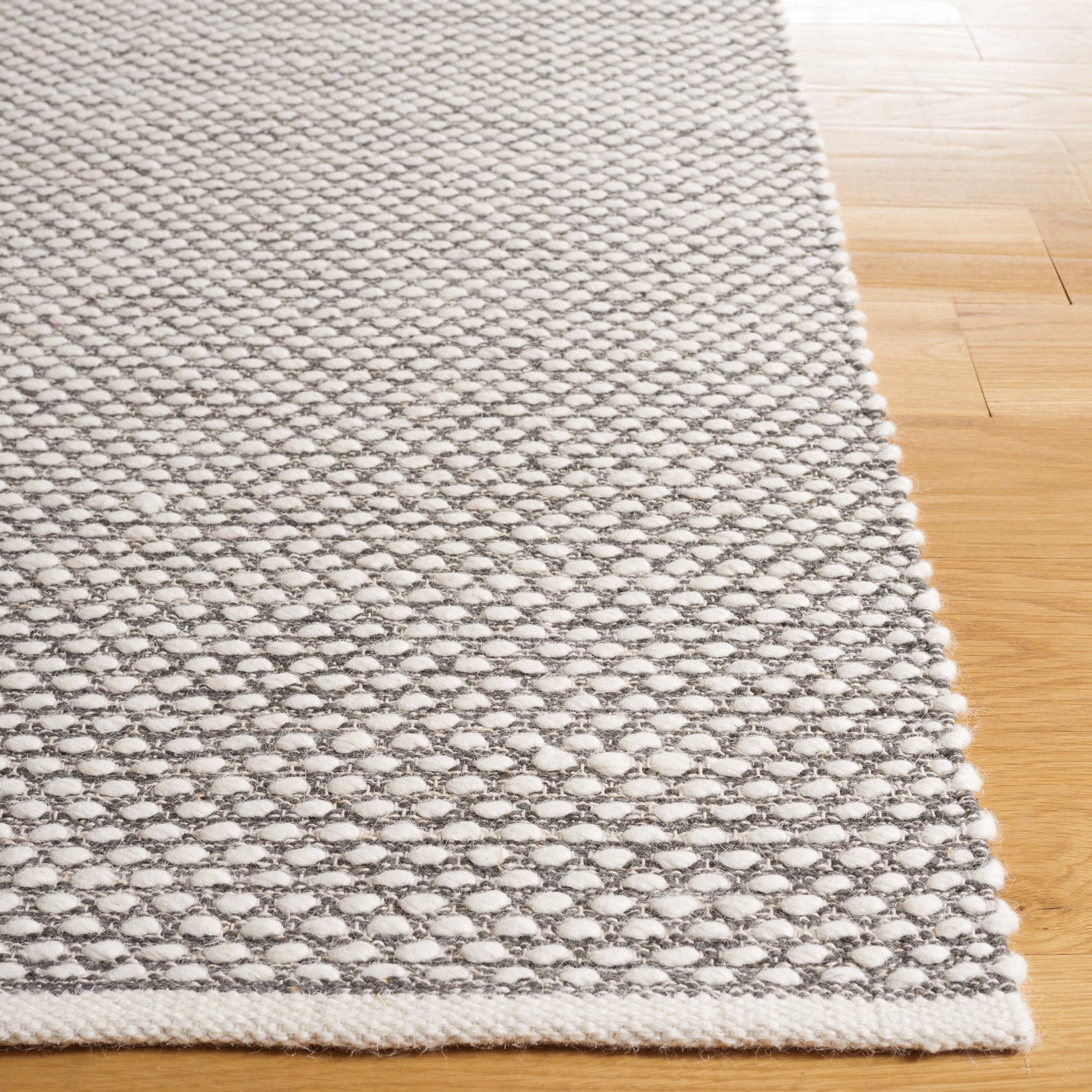 Safavieh Vermont Vrm650F Grey Rug.
