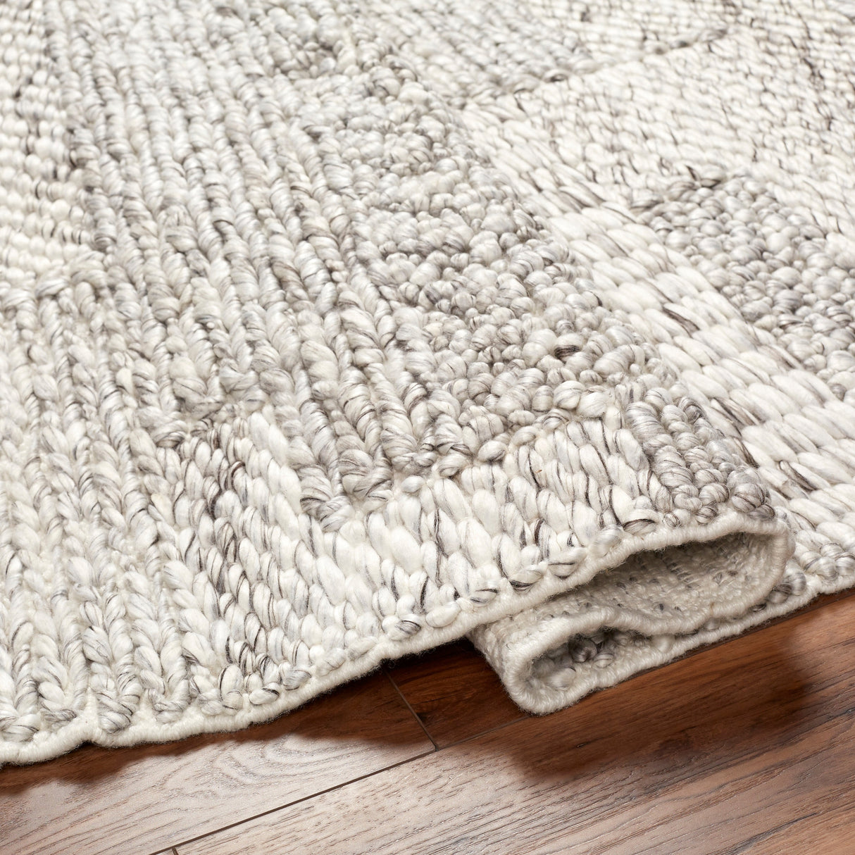 Surya Vesta Vst-2300 Pale Slate, Light Grey, Sterling Grey, Light Silver, Metallic - Silver, Pewter Rug.