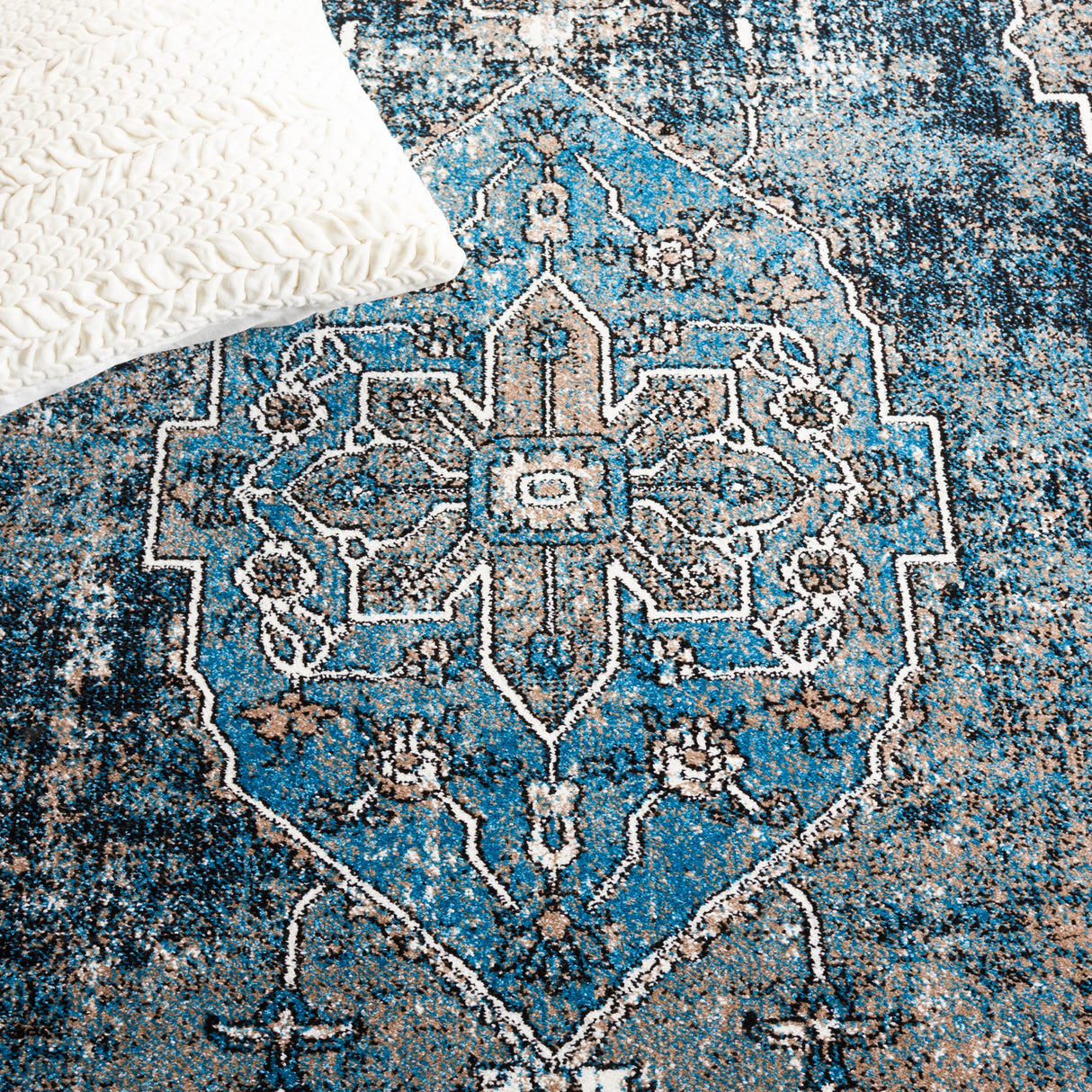 Safavieh Vintage Hamadan Vth210J Blue/Ivory Rug.