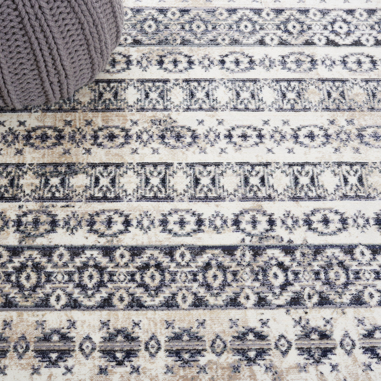 Safavieh Vintage Persian Vtp660G Ivory/Black Rug.