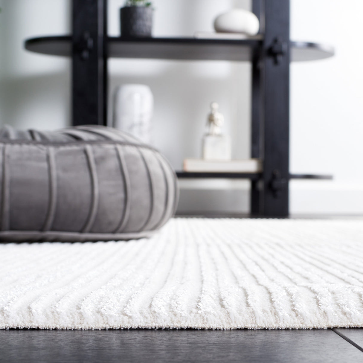Safavieh Whisper Whs565A Ivory/Ivory Rug.