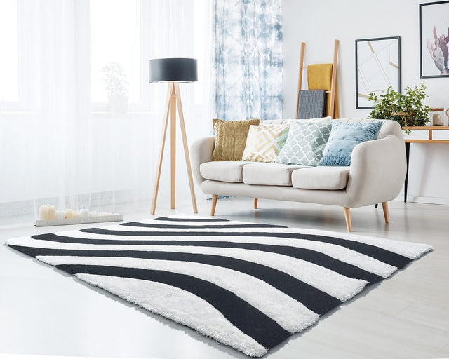 United Weavers Finesse Streamer Black (2100-21670) Rugs.