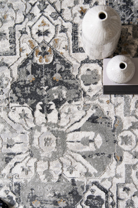 United Weavers Veronica Adelaide Wheat (2610-20691) Rugs.