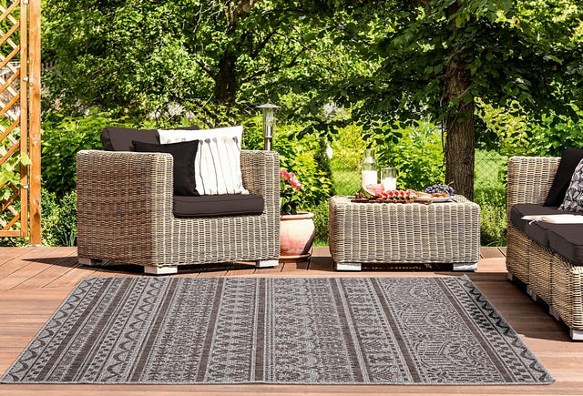 United Weavers Augusta Diani Brown (3900-10150) Rugs.