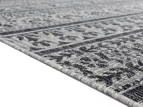 United Weavers Augusta Diani Black (3900-10170) Rugs.
