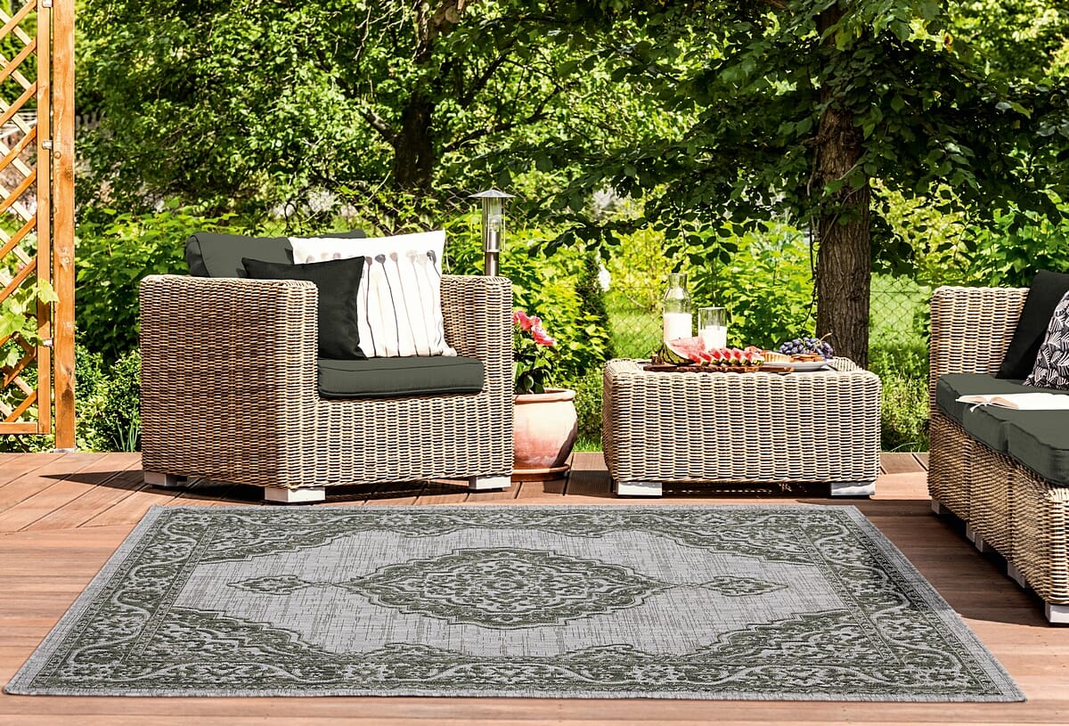 United Weavers Augusta Sant Andrea Green (3900-10245) Rugs.