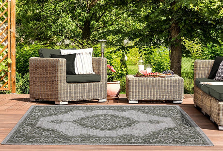 United Weavers Augusta Sant Andrea Green (3900-10245) Rugs.