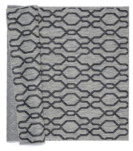 United Weavers Augusta Belle Mare Black (3900-10470) Rugs.