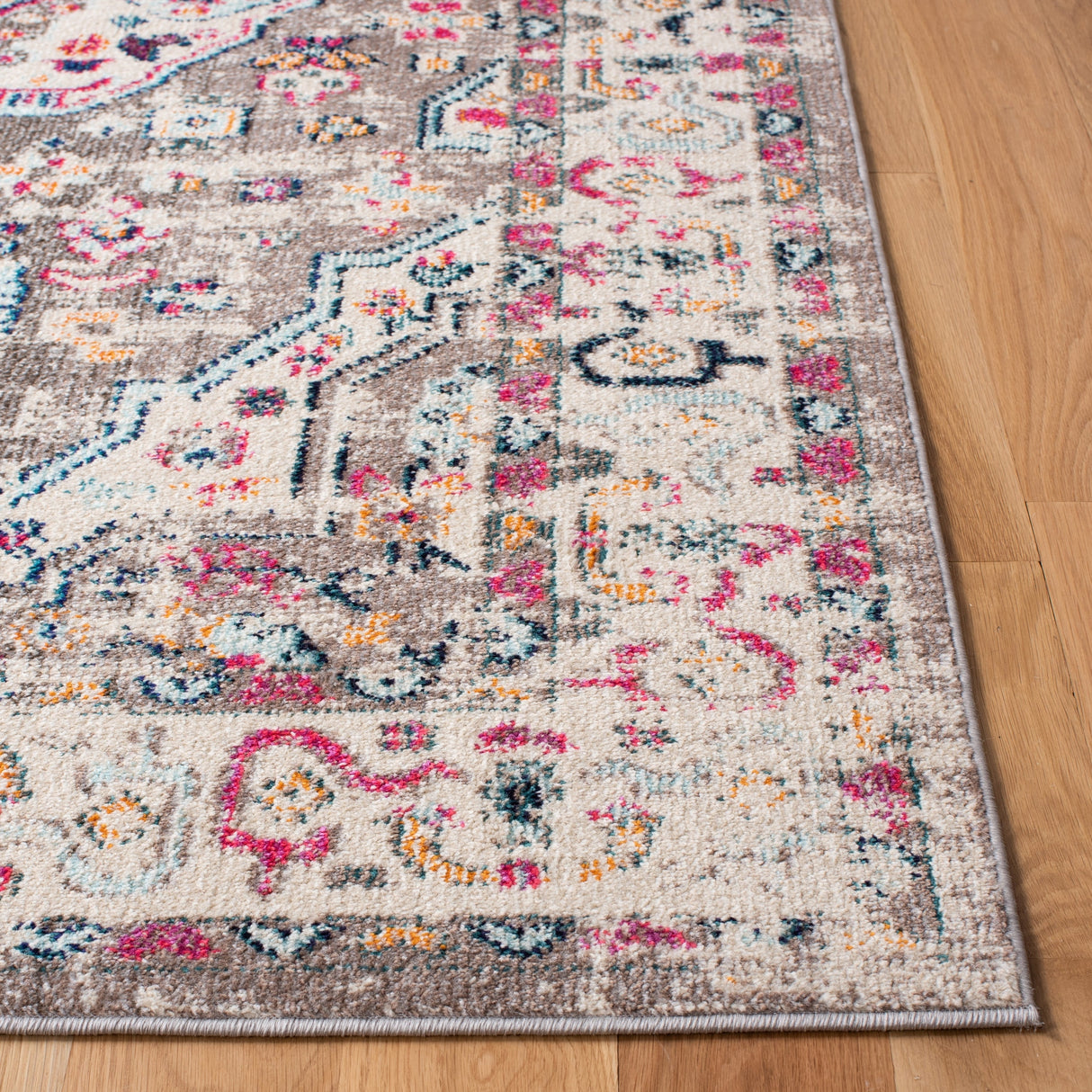 Safavieh Madison Mad468E Taupe/Ivory Rug.