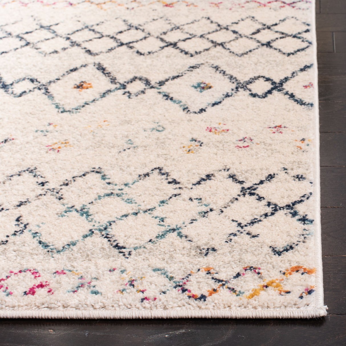 Safavieh Madison Mad798B Ivory/Dark Blue Rug.