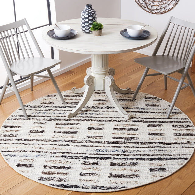 Safavieh Manhattan Man350A Ivory/Dark Brown Rug.