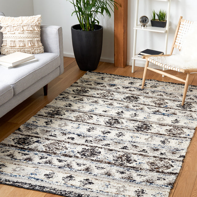 Safavieh Manhattan Man353A Ivory/Black Rug.