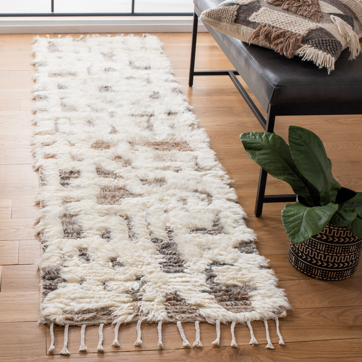 Safavieh Manhattan Man458F Ivory/Grey Rugs.