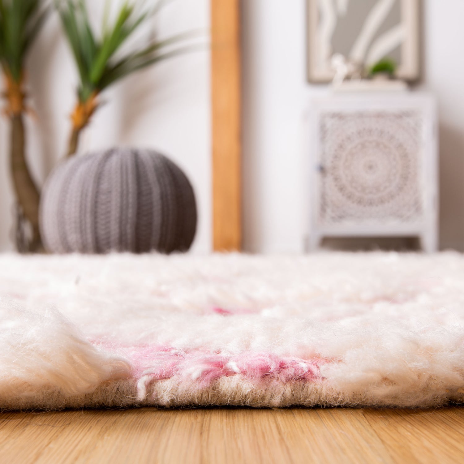 Safavieh Manhattan Man460R Ivory/Pink Rugs.