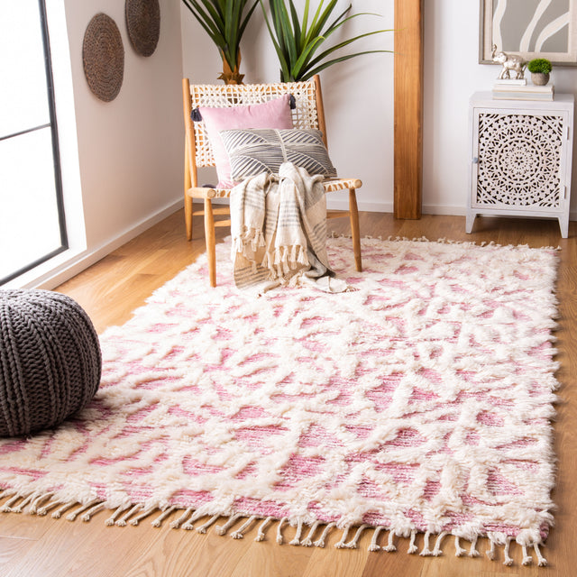 Safavieh Manhattan Man460R Ivory/Pink Rugs.