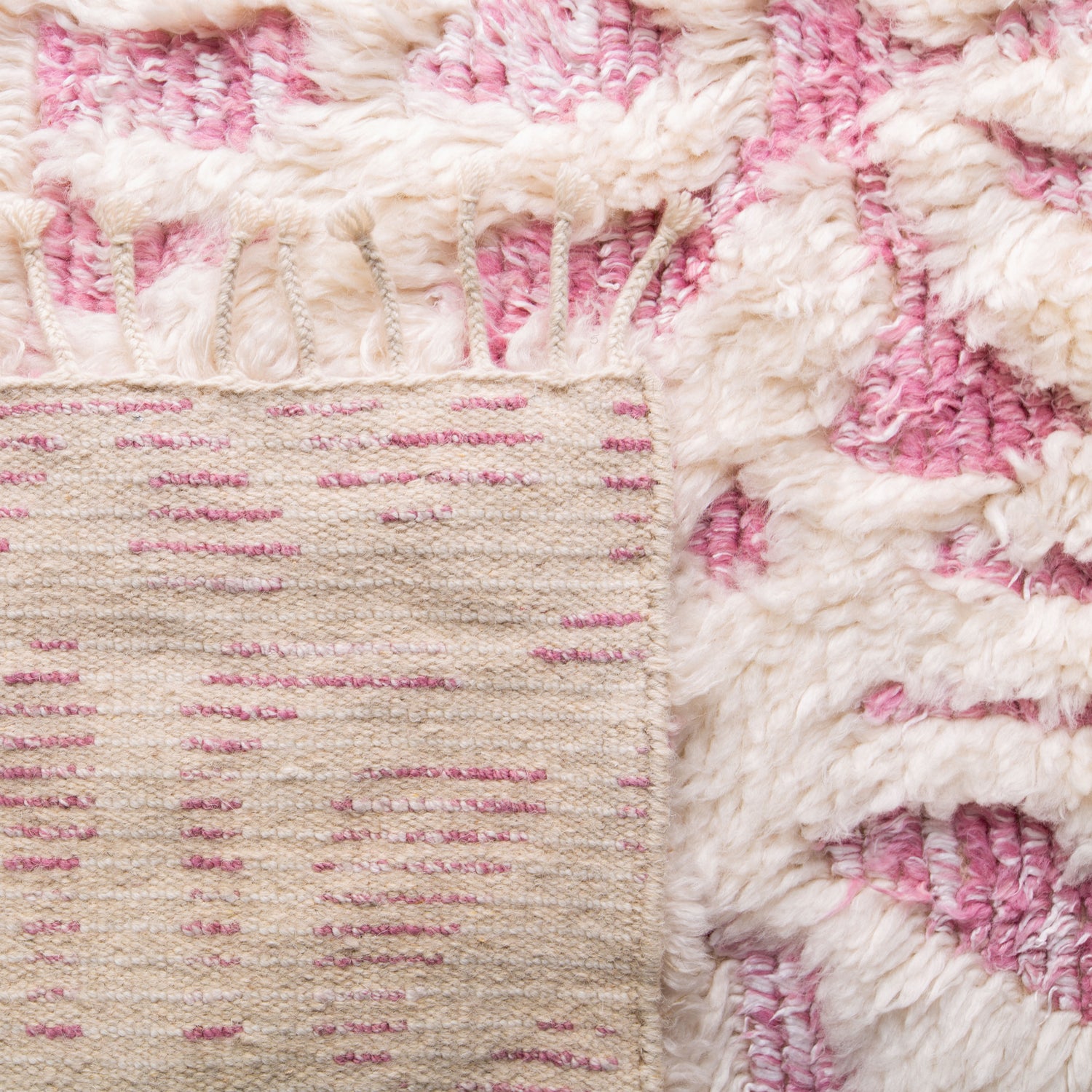 Safavieh Manhattan Man460R Ivory/Pink Rugs.