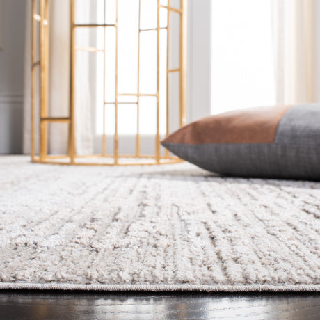 Safavieh Mayflower May257A Ivory/Grey Rugs.